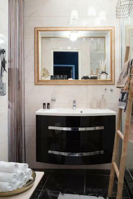 Oldtown Safari Lodge Bratislava Esterno foto